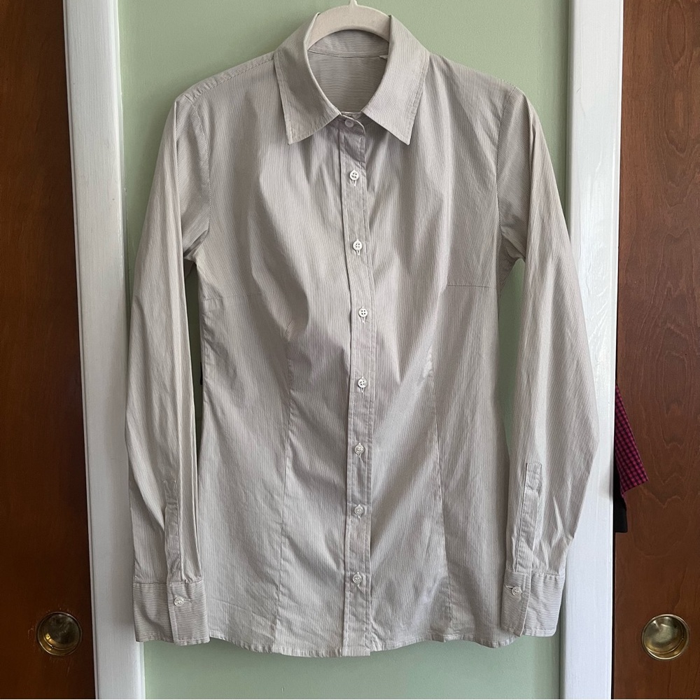 Women’s 6 Long-Sleeved Stretch Cotton Button-down shirt Beige White Striped EUC